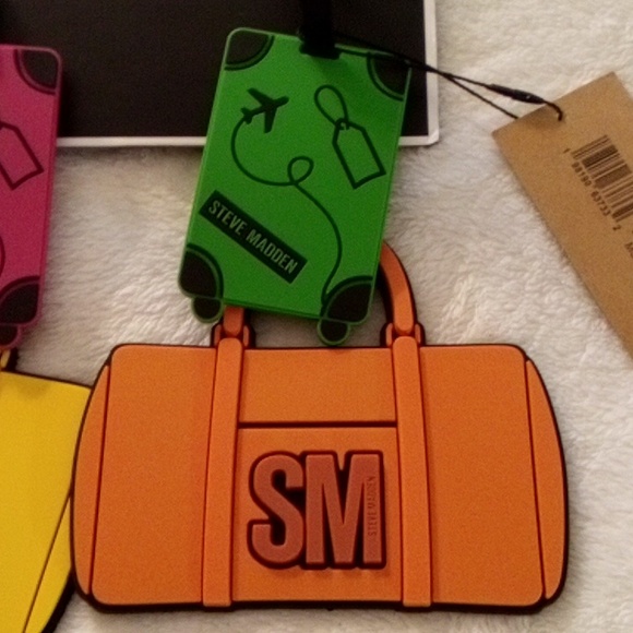 STEVE MADDEN TRAVEL 4 PIECE LUGGAGE TAG SET - Picture 3 of 7